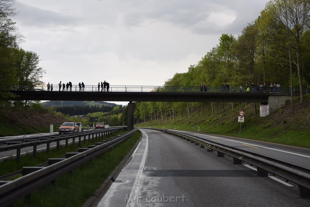 VU Gefahrgut LKW umgestuerzt A 4 Rich Koeln Hoehe AS Gummersbach P269.JPG - Miklos Laubert